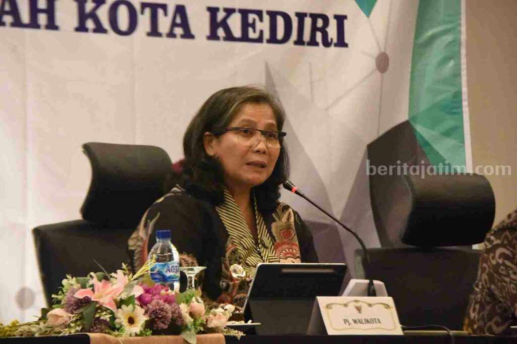 Pj Wali Kota Kediri Pimpin High Level Meeting TPID 2024 Foto Berita Jatim