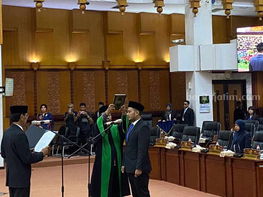 PAW DPRD Surabaya, Airlangga Justitia Resmi Gantikan Almarhum Ratih Retnowati Foto Berita Jatim
