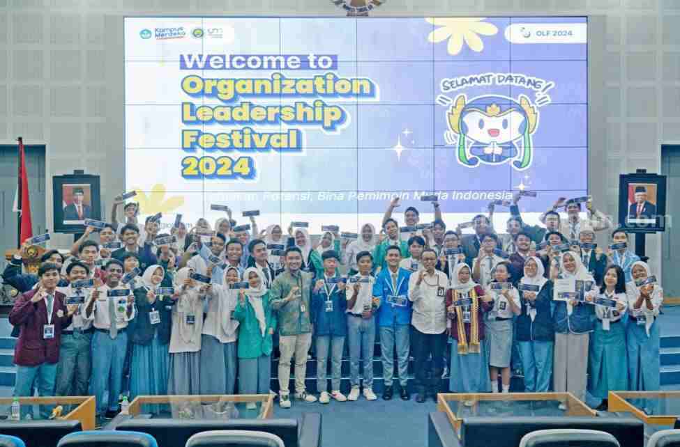 UM Bagikan Awarding 50 Golden Ticket Masuk Seleksi Jalur Leadership Foto Berita Jatim