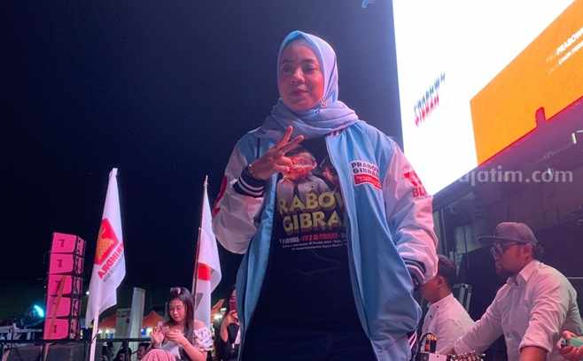 Kader Gerindra Blitar Keliling Bawa Videotron untuk Kenalkan Prabowo-Gibran Foto Berita Jatim