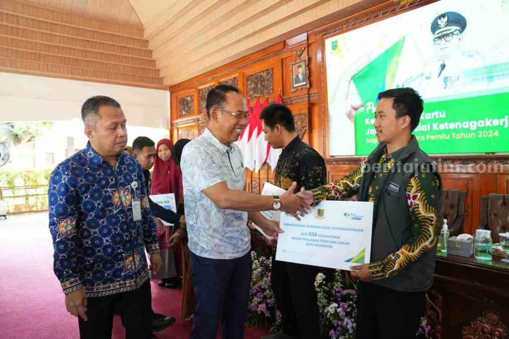 3.256 Petugas Pemilu di Kota Mojokerto Terima Jamsostek Foto Berita Jatim