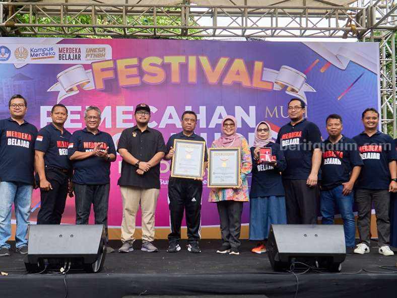 Mahasiswa MBKM Unesa Catatkan Rekor MURI dan Hasilkan 1.302 Karya Foto Berita Jatim