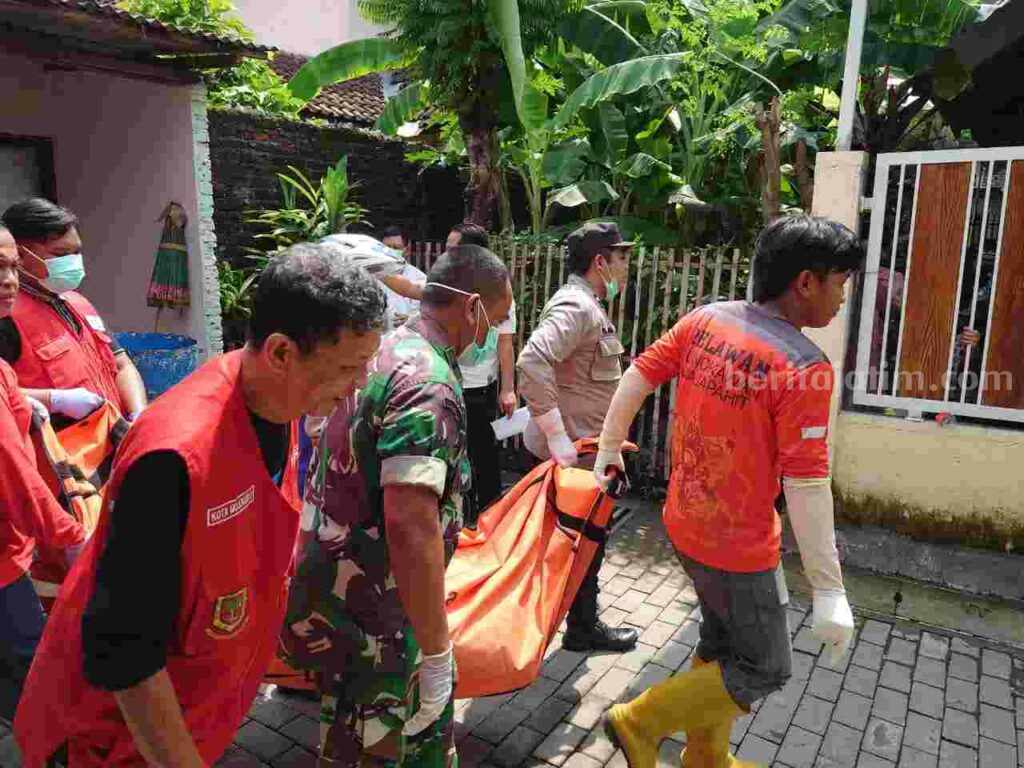 Tinggal Seorang Diri, Warga Mojokerto Ditemukan Meninggal di Dalam Rumah Foto Berita Jatim