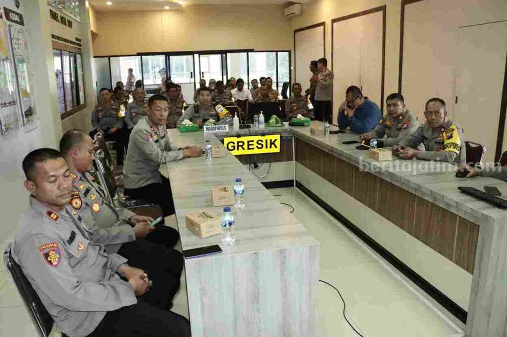 Divkum Mabes Polri Beri Penyuluhan IT ke Personel Polres Gresik Foto Berita Jatim