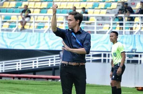Diterpa Badai Cedera Lawan Persita Tangerang, Persebaya Tanpa Ernando dan Song Iu-Yong Foto Berita Jatim
