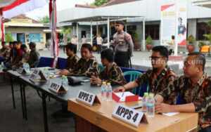 Polres Pamekasan Simulasi Pengamanan Pungut Hitung TPS Pemilu Foto Berita Jatim
