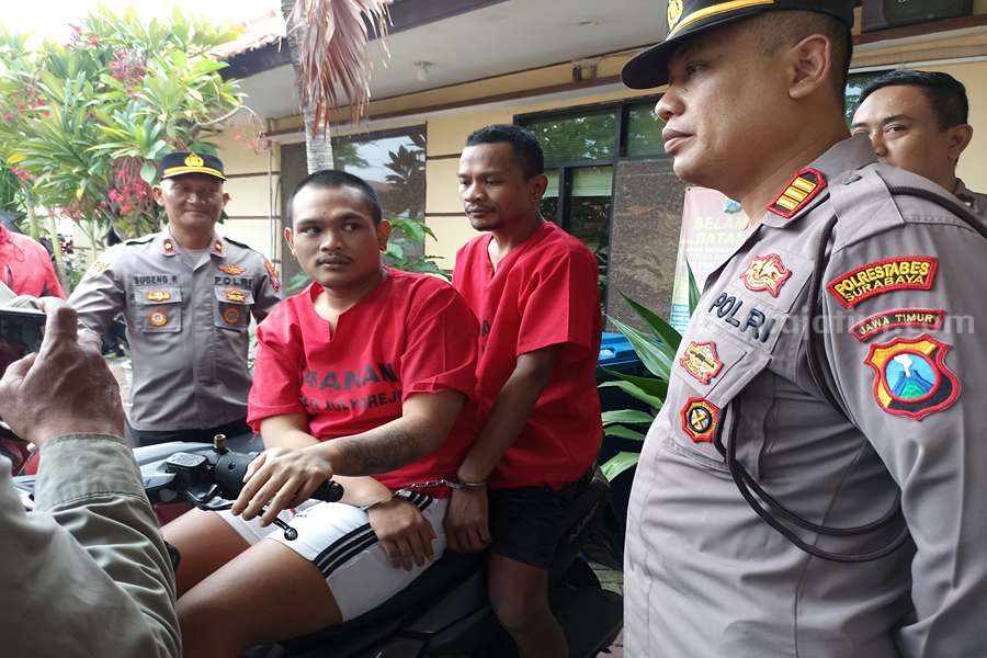 Dua Warga Surabaya Jambret Kalung, Alasan Kepepet Butuh Susu Anak Foto Berita Jatim