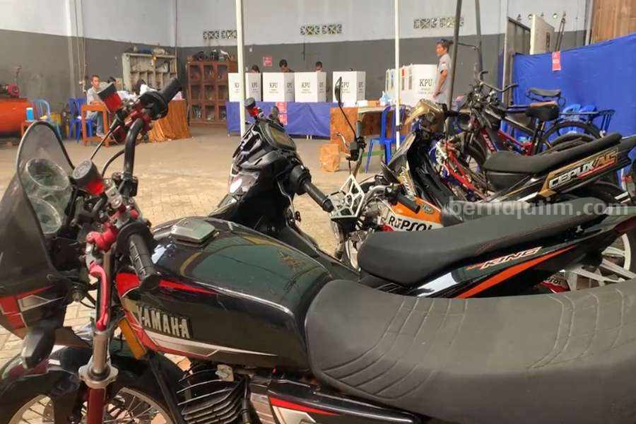 Ada TPS Unik di Ponorogo Ala-ala Bengkel Balap Motor Foto Berita Jatim
