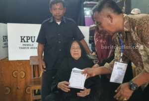 Ganjar-Mahfud Ungguli Paslon Lain di TPS Ibunda Mahfud MD di Pamekasan Foto Berita Jatim
