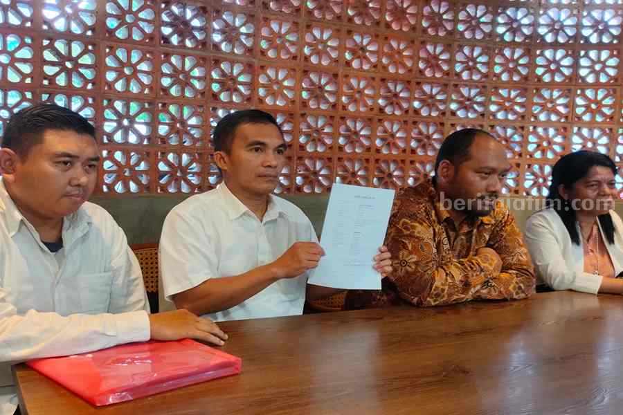 Dua Lansia Surabaya Gugat Penjualan Rumah Anak Tuna Grahita Foto Berita Jatim