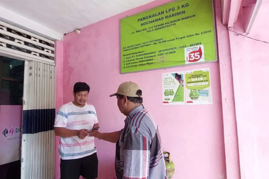 Ratusan Ribu Warga Madiun Raya Beli Elpiji 3 Kg Pakai KTP Foto Berita Jatim