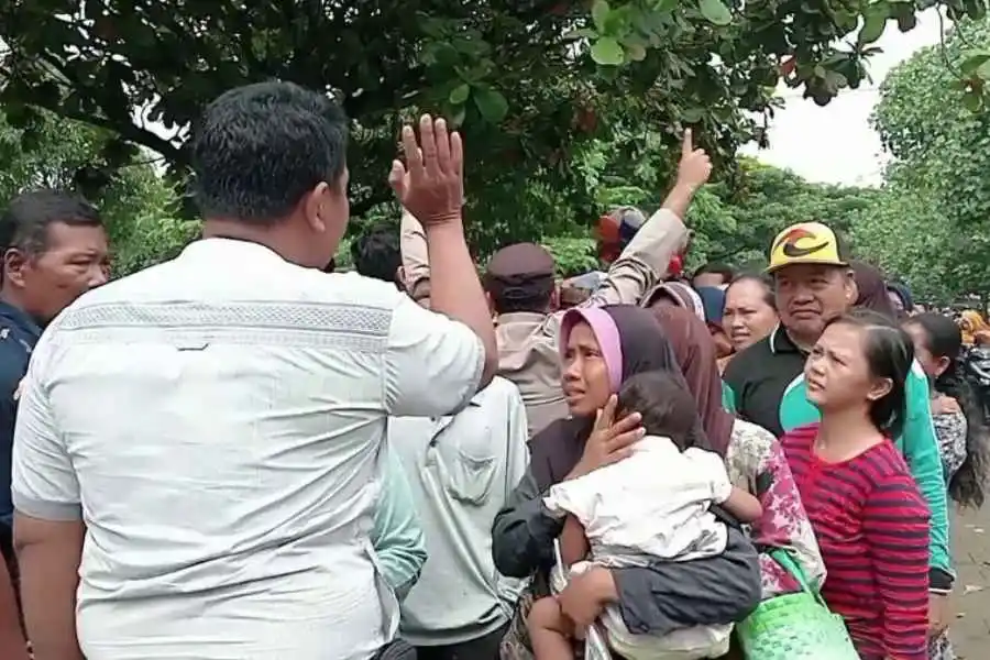 Warga Parang Magetan Padati Operasi Pasar Beras SPHP Murah Foto Berita Jatim