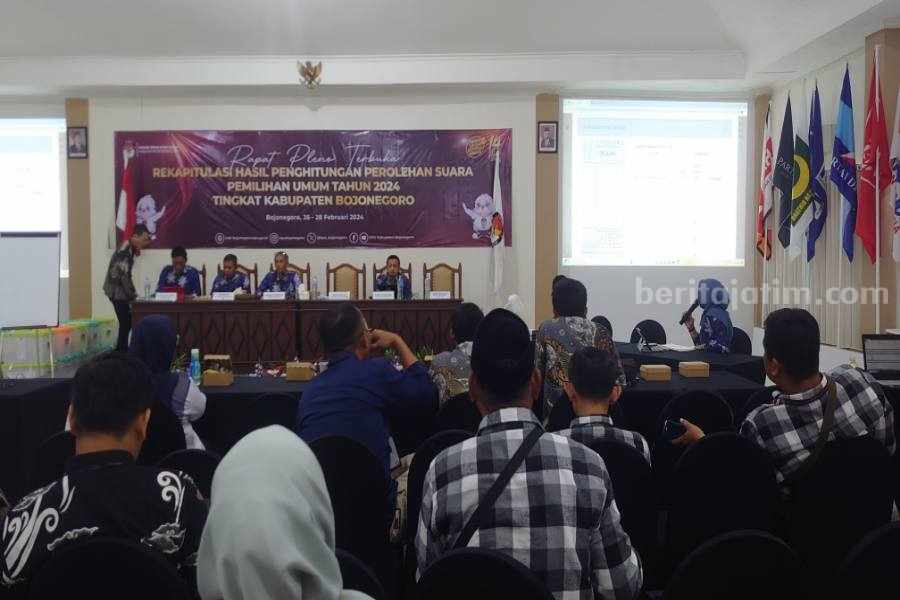 Saksi Partai Golkar Temukan Banyak Suara Partai Demokrat Bojonegoro Bertambah Foto Berita Jatim