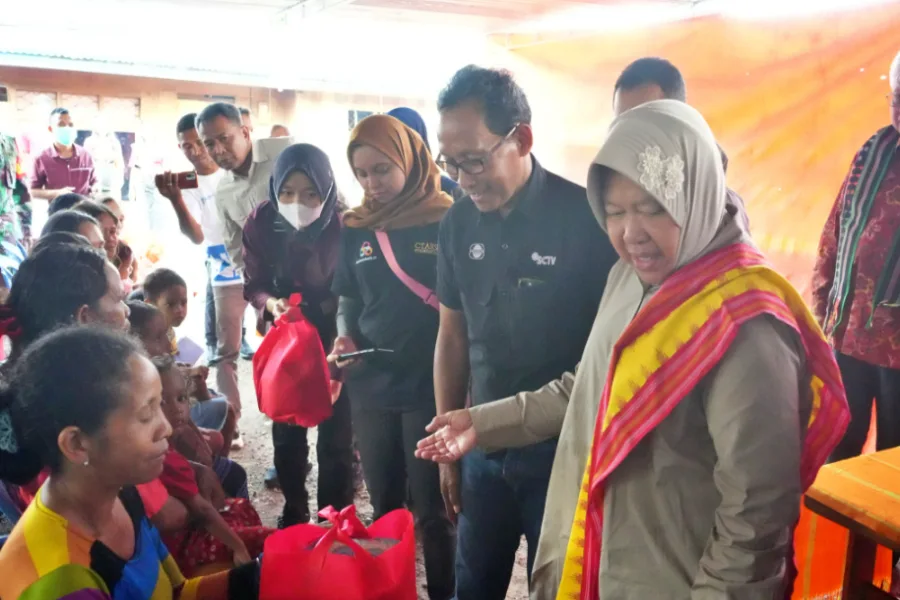 Bantu Ibu Tulang Punggung Keluarga di Manggarai Timur, Mensos Risma Siapkan Bantuan Pemberdayaan untuk Kepala Keluarga Foto Berita Jatim