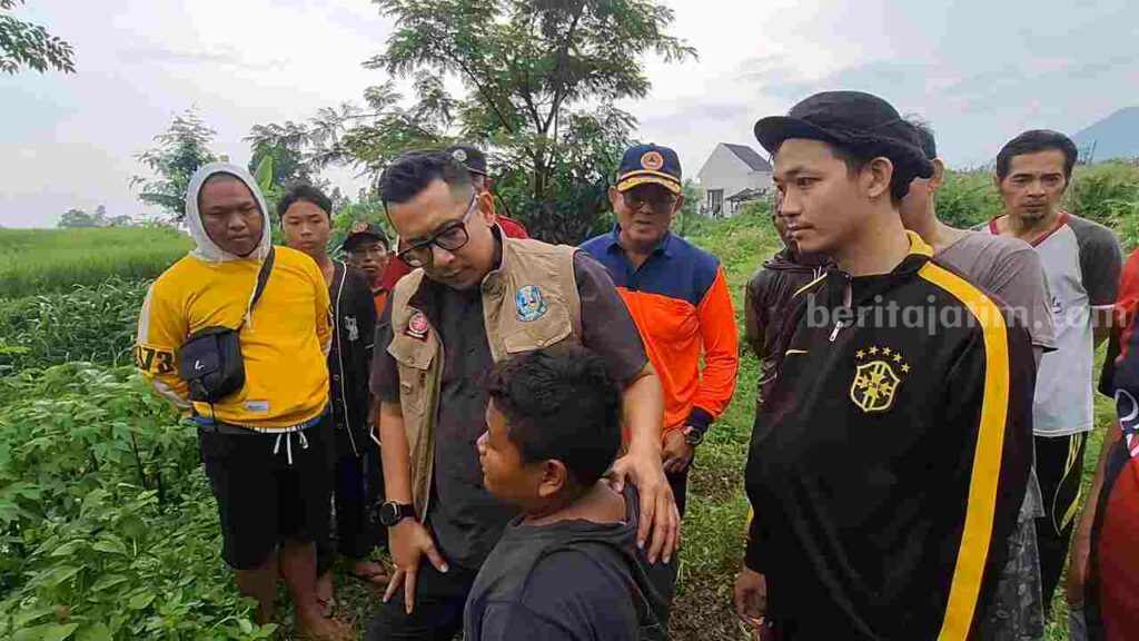 Pasutri Warga Kota Mojokerto Hanyut Terseret Arus, Pj Wali Kota Terjun ke Lokasi Foto Berita Jatim