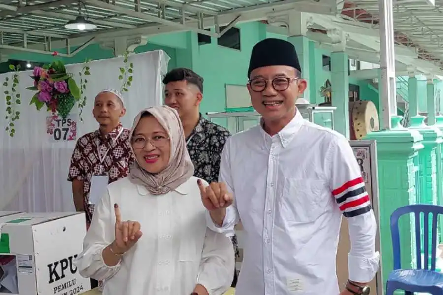 Kanang dan Ony Nyoblos di TPS 07 Margomulyo Ngawi Foto Berita Jatim