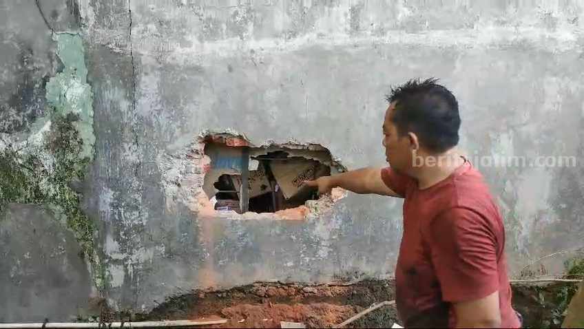 Minimarket di Mojokerto Dibobol Maling, Rokok, Kosmetik dan Uang Rp23 Juta Raib Foto Berita Jatim