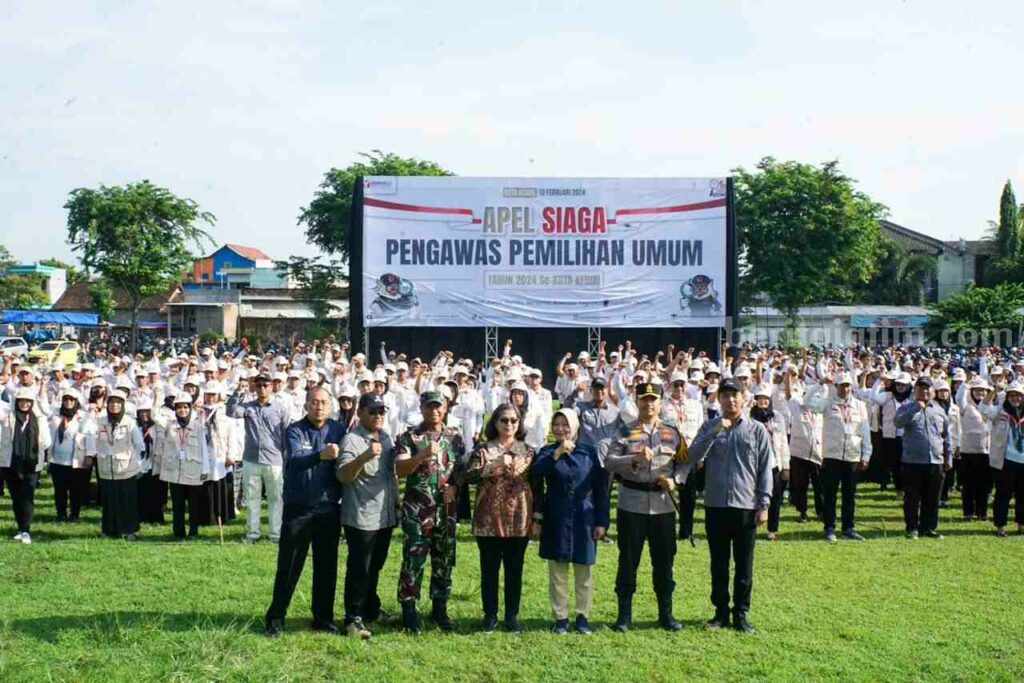 Pj Walkot Kediri Pimpin Apel Siaga Pengawas Pemilu 2024 Foto Berita Jatim