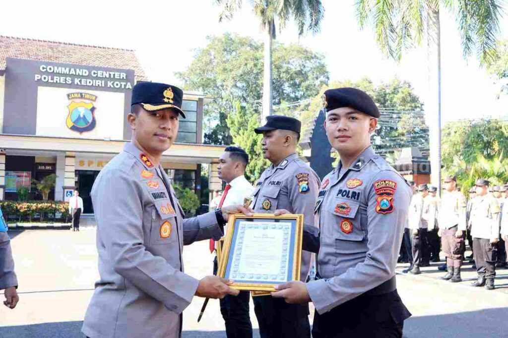 Polisi Ganteng Kediri Raih Juara 1 Kejuaraan Karate Internasional Championship Foto Berita Jatim