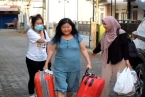 Terimakasih Kemensos, Yen Yen Kembali Berkumpul dengan Keluarga di Indonesia Foto Berita Jatim