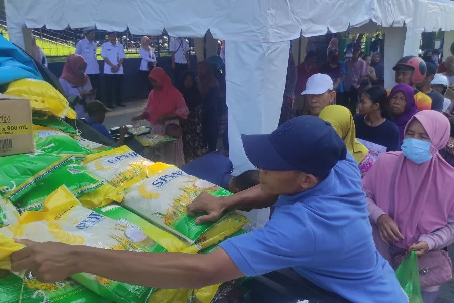 Beras Mahal, Pedagang Ayam Geprek di Banyuwangi Gulung Tikar Foto Berita Jatim