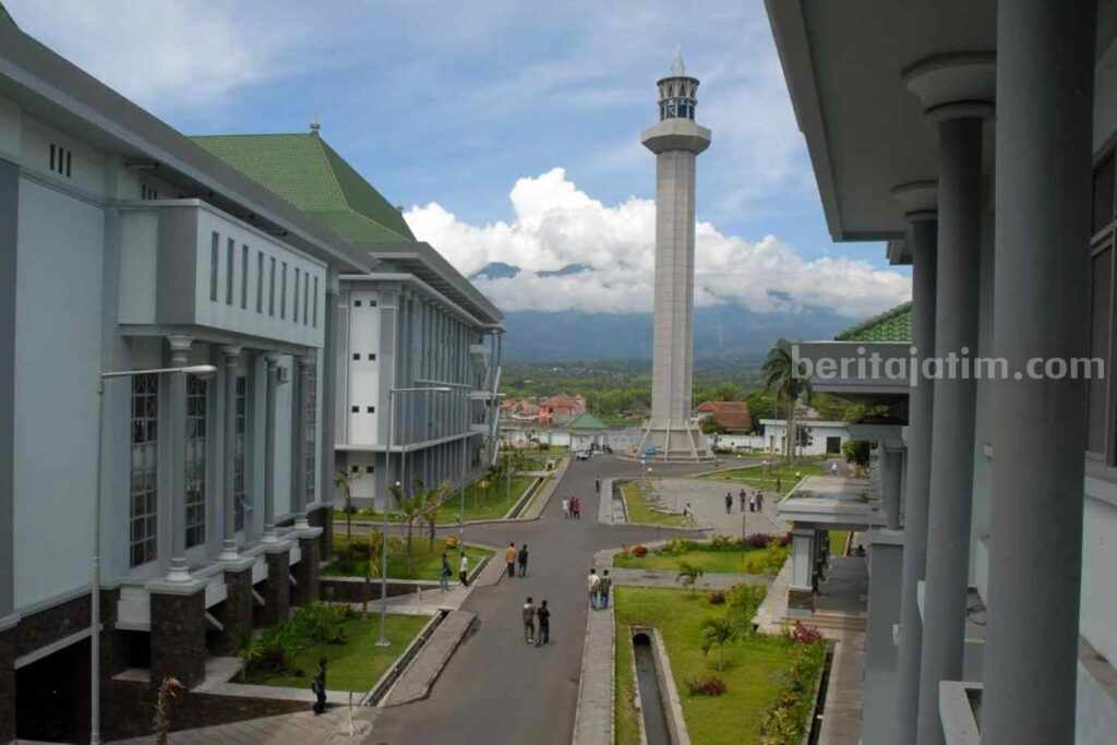 Selamat! UIN Maliki Malang Peringkat 1 PTKIN se- Indonesia Versi UniRank Foto Berita Jatim