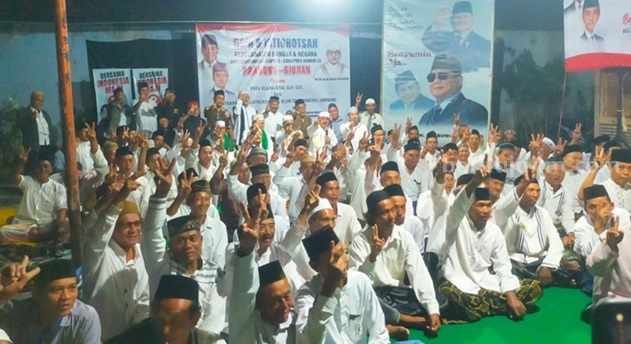 Pengasuh PPBU Tambakberas Jombang Istighasah untuk Kemenangan Prabowo-Gibran Satu Putaran Foto Berita Jatim