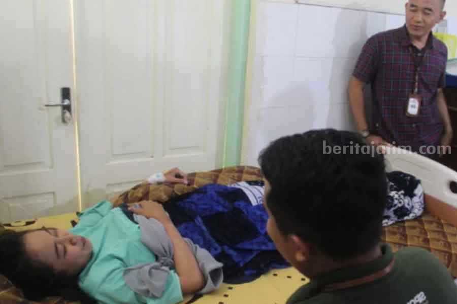 Kelelahan, Belasan Petugas KPPS di Tulungagung Dilarikan ke Rumah Sakit Foto Berita Jatim