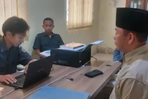 Jumlah Suara Berubah Misterius, Caleg Demokrat di Sampang Datangi Bawaslu Foto Berita Jatim