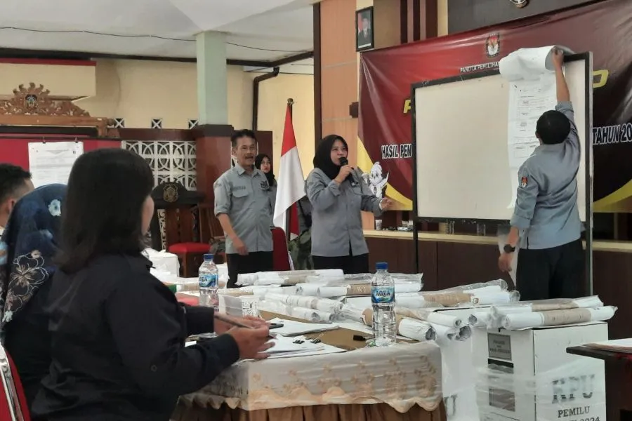 Ada Potensi Penghitungan Ulang di Sejumlah TPS Kota Blitar Foto Berita Jatim