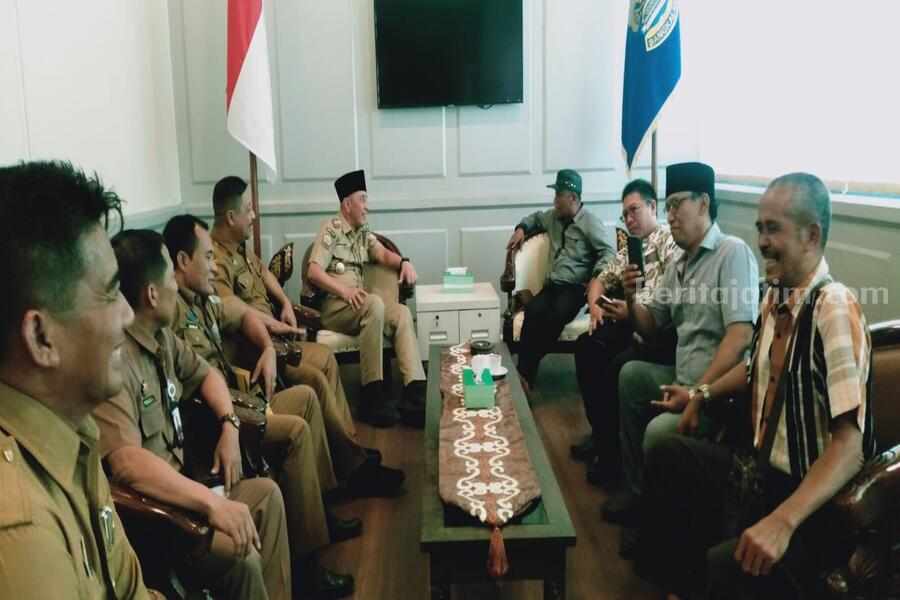 Langgar Etik Sekda Bangkalan Didesak Mundur Warga Foto Berita Jatim