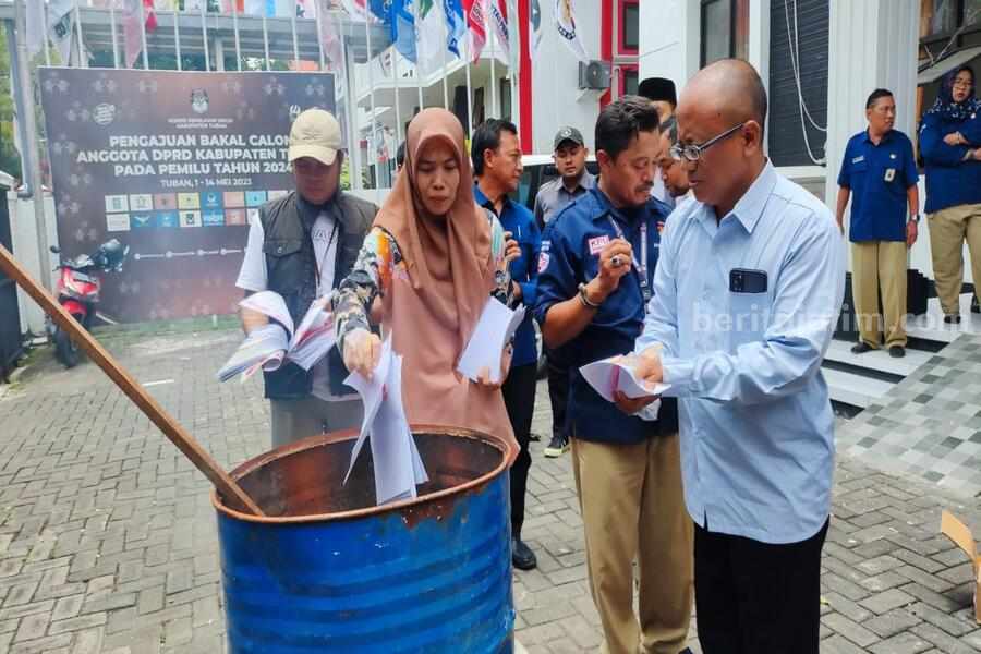 Hari Ini KPU Tuban Musnahkan 4.728 Surat Suara Rusak Foto Berita Jatim