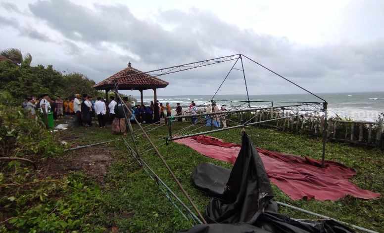 Tenda Pantau Rukyatul Hilal Banyuwangi Rusak Tersapu Angin Kencang Foto Berita Jatim