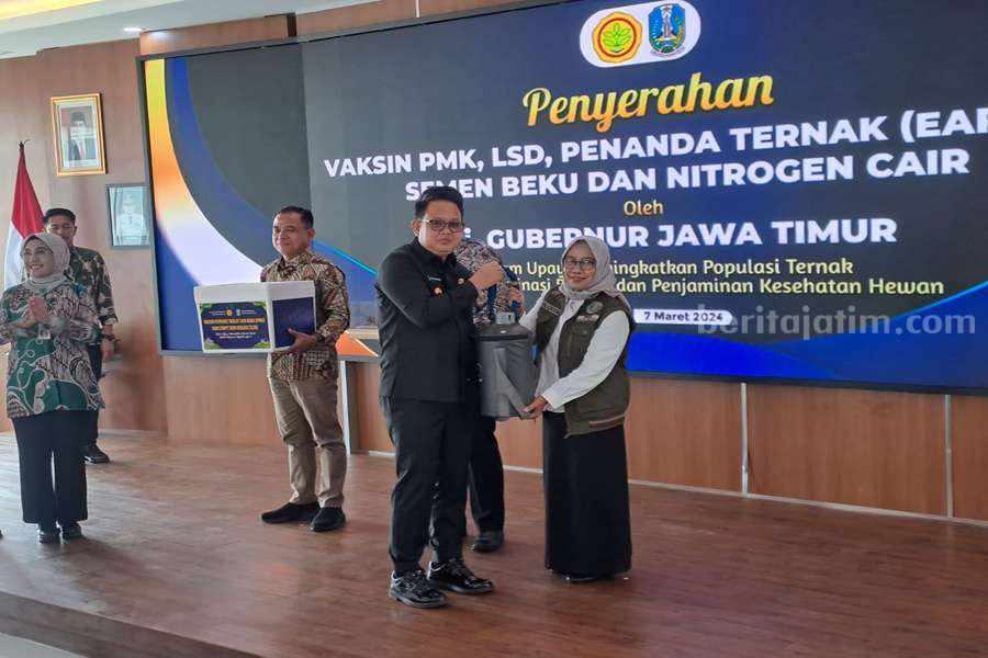 Kasus PMK Naik Kembali, Pj Gubernur Jatim: Masyarakat Jangan Khawatir! Foto Berita Jatim