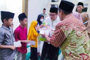 Ikhtiar Gapai Berkah Ramadhan, H Usman Berbagi dengan Sesama di Buduran Sidoarjo Foto Berita Jatim