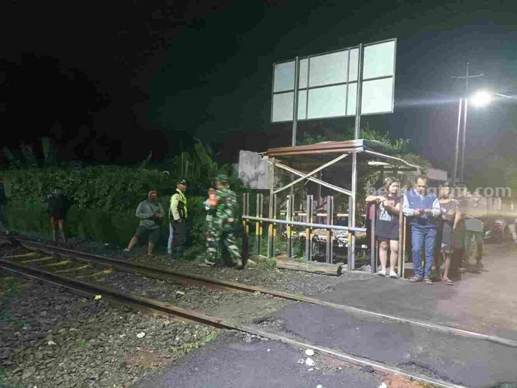 Pengendara Motor Roda 3 di Kediri Tewas Diterjang KA Dhoho Foto Berita Jatim