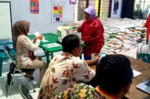 Awal Ramadhan, 33.632 Warga Kota Kediri Terima Bantuan Pangan Foto Berita Jatim