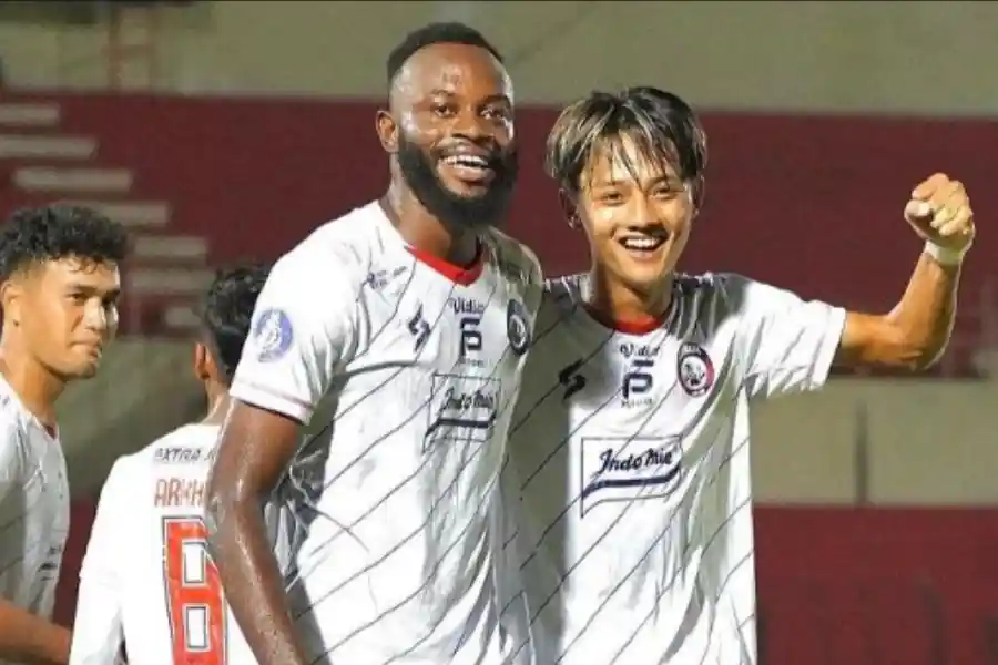 Sentuhan Widodo C Putro Bikin Penyerang Australia Milik Arema FC Makin Tajam Foto Berita Jatim