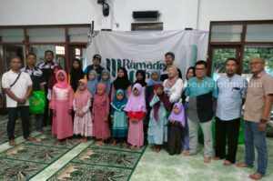 Berbagi Kebahagiaan di Bulan Ramadan, Oli Evalube Santuni Anak Yatim Panti Asuhan Muhammadiyah Kediri Foto Berita Jatim