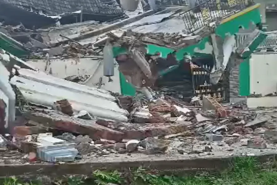 Dampak Gempa Tuban, 2 Sekolah dan 5 Rumah Warga di Pulau Bawean Gresik Rusak Foto Berita Jatim
