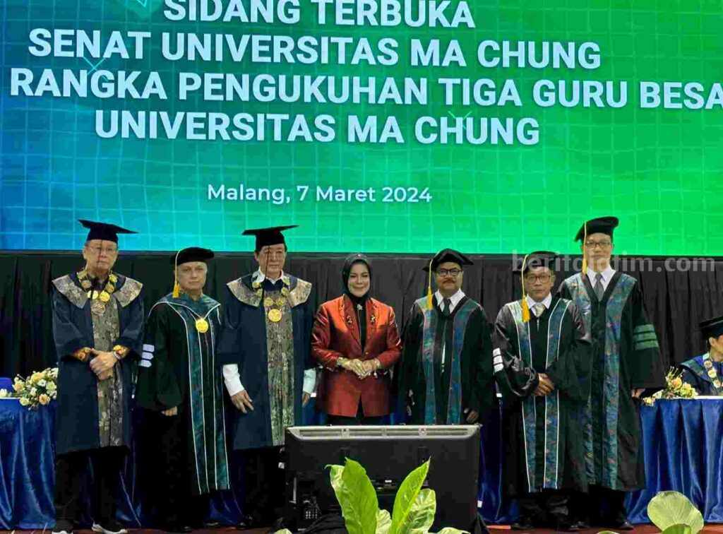 Universitas Ma Chung Kukuhkan 3 Guru Besar Baru, Salah Satunya Rektor Foto Berita Jatim