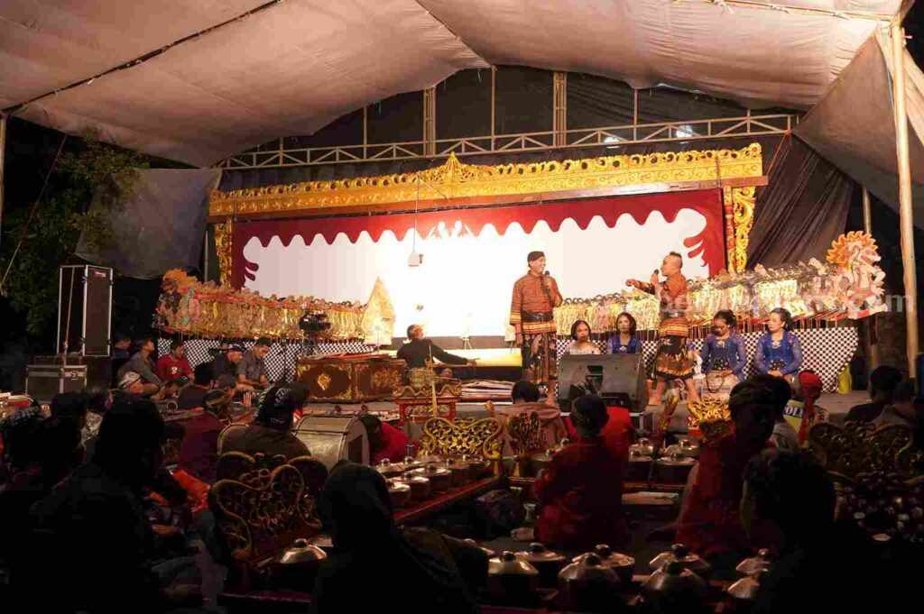 Sambut Hari Jadi Kabupaten Kediri Ke-1.220, Gelar wayang Kulit Foto Berita Jatim