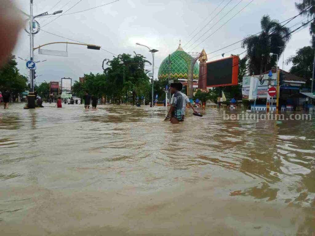 Hujan Dua Hari, Belasan Desa di Sampang Terendam Banjir Foto Berita Jatim