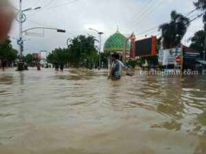 Hujan Dua Hari, Belasan Desa di Sampang Terendam Banjir Foto Berita Jatim