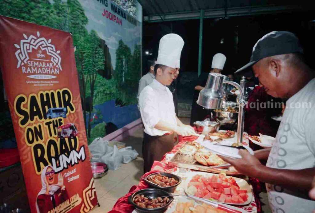 UMM Adakan Sahur On The Road di Jodipan dengan Menu Hotel Bintang Empat Foto Berita Jatim