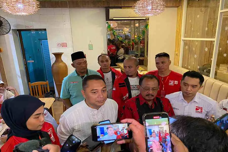 Bukber dengan PSI Surabaya, Eri Gandeng Lagi Armuji di Pilwali? Foto Berita Jatim