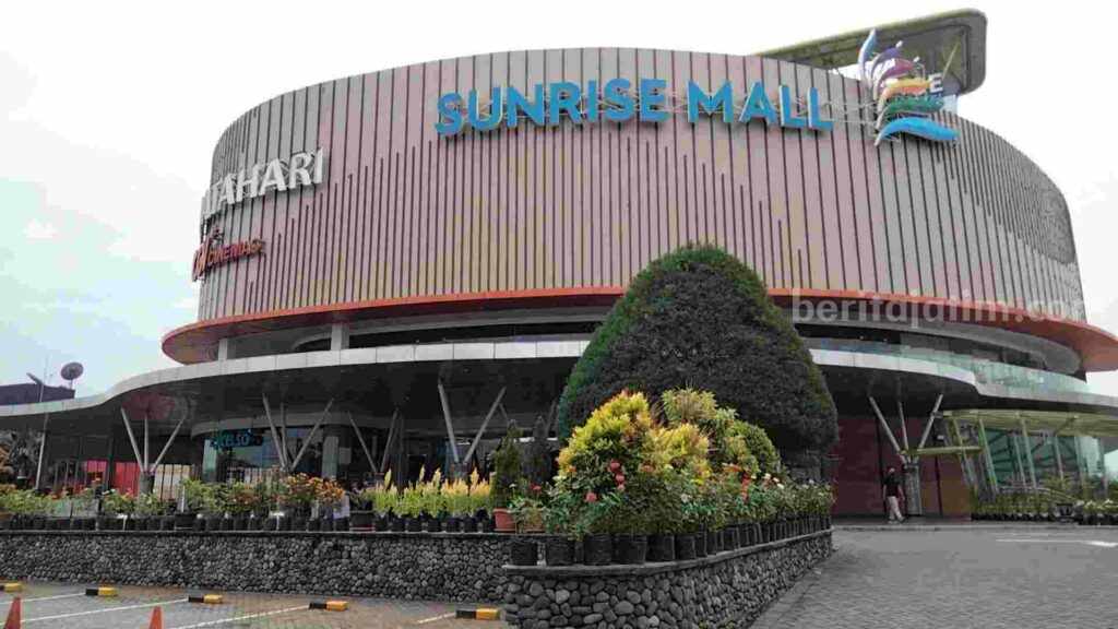 Gempa, Manajemen Sunrise Mall Kota Mojokerto Matikan Lift Pengunjung Antisipasi Eror dan Macet Foto Berita Jatim