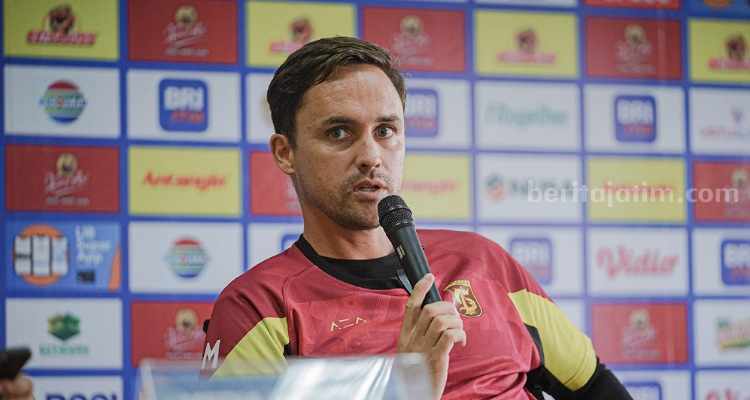 Antisipasi Seri, Paul Munster Desak Pemain Persebaya Cetak Gol di Laga Home Lawan PSS Sleman Foto Berita Jatim