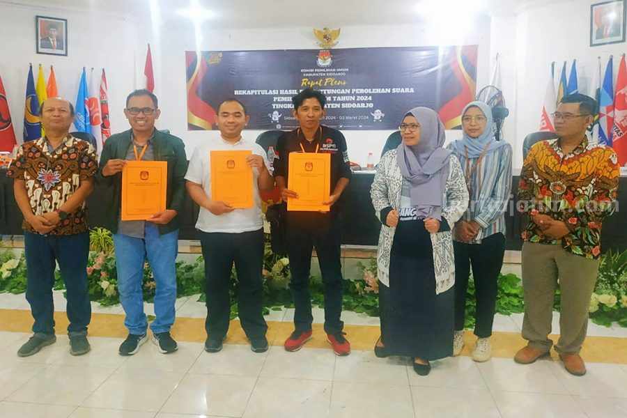 Saksi Ganjar-Mahfud Kabupaten Sidoarjo Tolak Hasil Rekapitulasi Pilpres 2024 Foto Berita Jatim