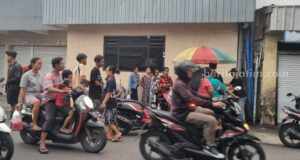 Pasar Takjil Dadakan Tiap Ramadhan Membludak di Kota Surabaya Foto Berita Jatim